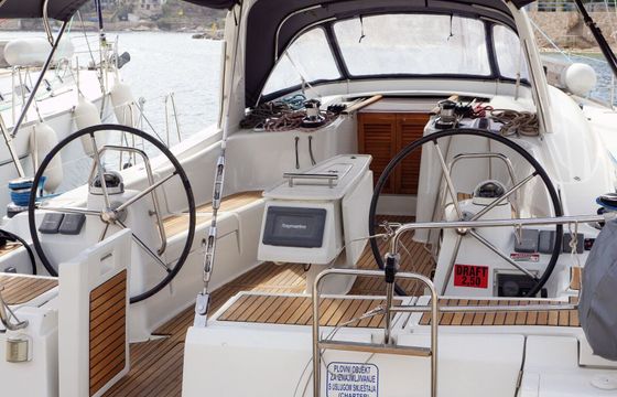Sailboat Beneteau Oceanis 50 Family 15.42m