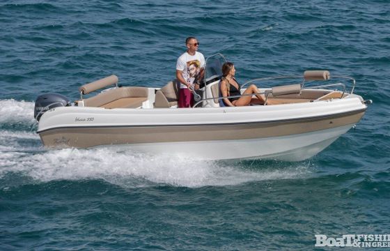 Motorboat karel ithaca 550 60hp