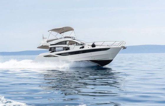 Motorboat Galeon 430 skydeck 880hp