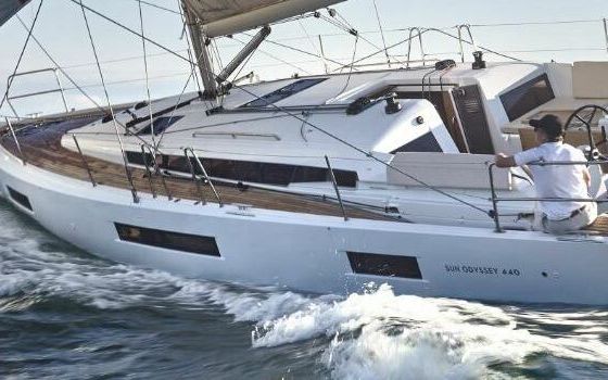 Sailboat Jeanneau SUN ODYSSEY 440 12.64m