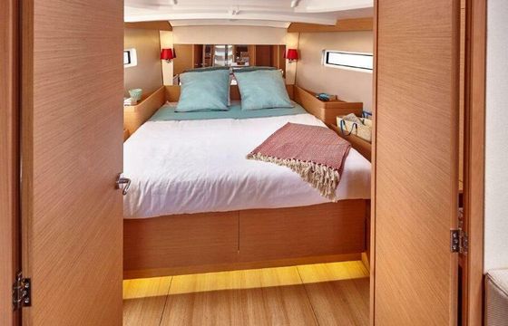 Sailboat Jeanneau SUN ODYSSEY 440 12.64m