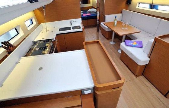 Sailboat Jeanneau SUN ODYSSEY 440 12.64m