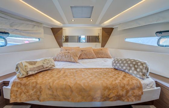 Motorboat Jeanneau Leader 40