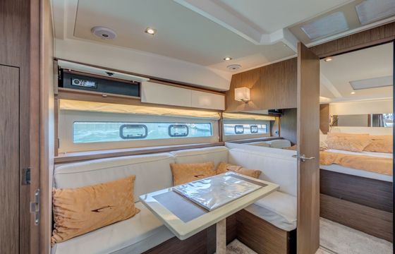 Motorboat Jeanneau Leader 40