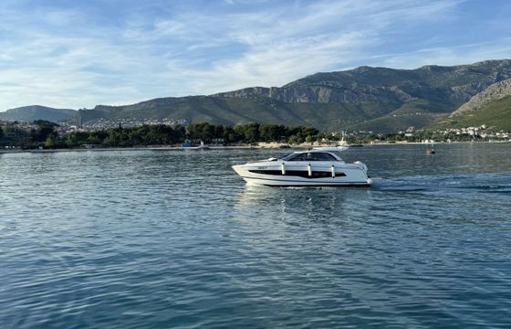 Motorboat Jeanneau Leader 40