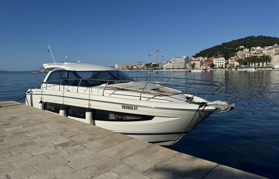 Motorboat Jeanneau Leader 40