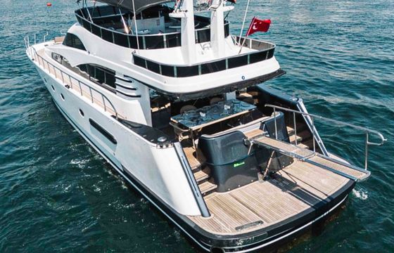 Motor yacht custom 2006 1600hp