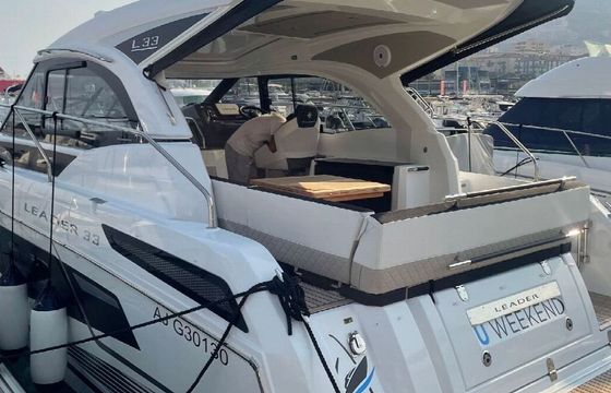 Motorboat JEANNEAU LEADER 33 220hp