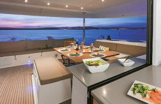 Catamaran FOUNTAINE PAJOT SABA 50 14.98m