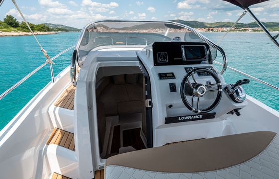 Motorboat Idea Marine 80WA Sundeck 300hp