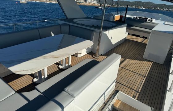 Motor yacht Canados 88 2200hp