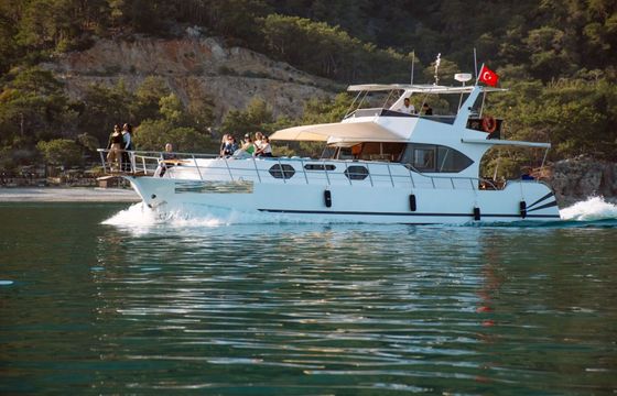 Motor yacht Costume 2015 560hp
