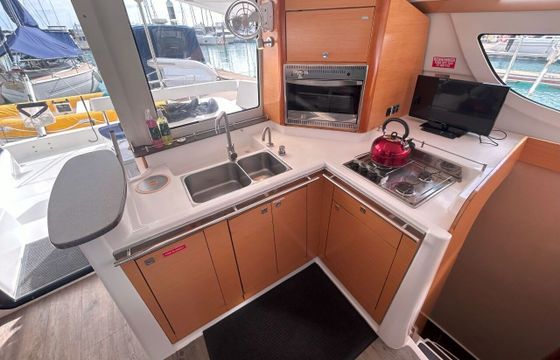 Catamaran FOUNTAINE PAJOT LIPARI 41 11.95m