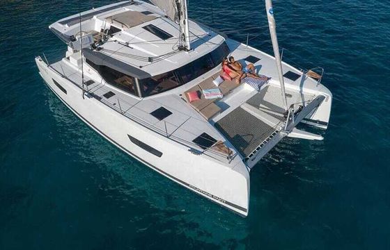 Catamaran Fountaine Pajot Astrea 42 12.58m