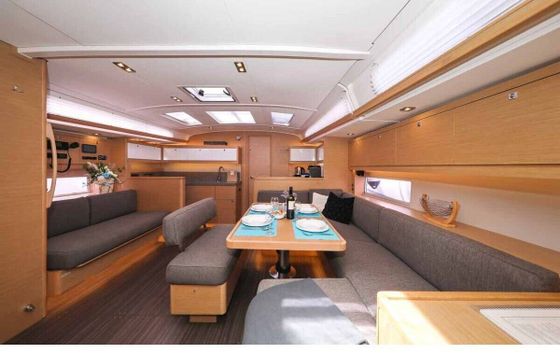 Sailboat Dufour 470 14m