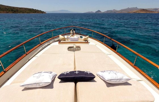 Motorboat Trawler Classic Cruiser 55 680hp
