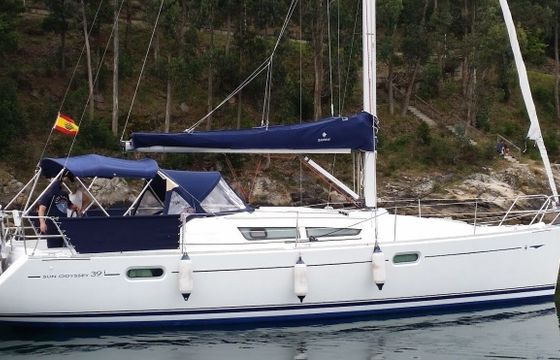 Sailboat Jeanneau Sun odyssey 39i 12m