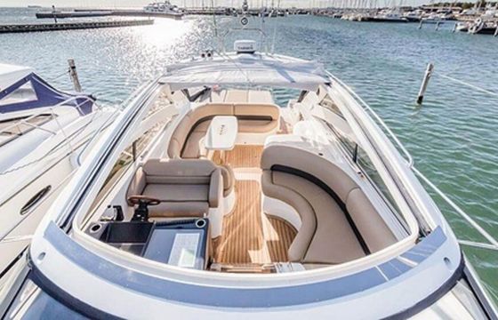 Motorboat Princess V46 960hp