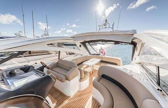 Motorboat Princess V46 960hp