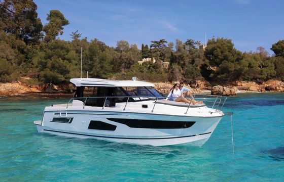 Motorboat Jeanneau Merry Fisher 1095 600hp
