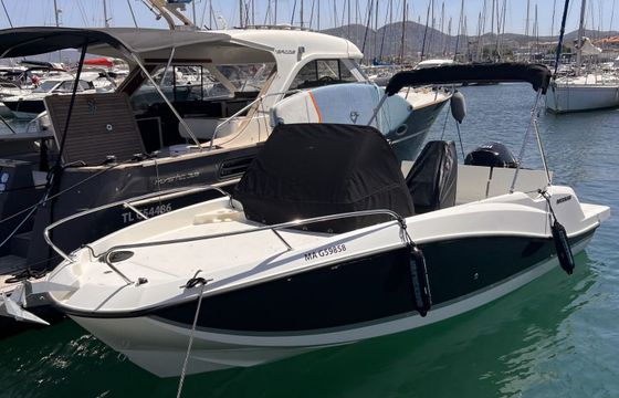Motorboat Quicksilver Activ 605 Sundeck 115hp