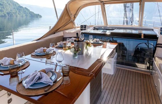 Sailboat Oyster 825 25.15m