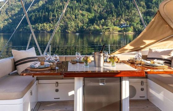 Sailboat Oyster 825 25.15m