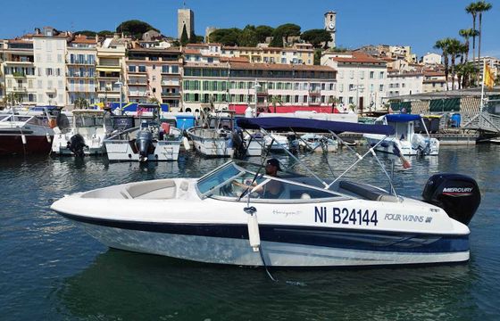 Motorboat Four Winns 180 Horizon 100hp