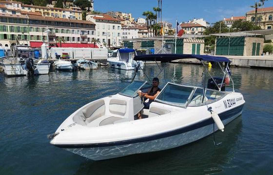 Motorboat Four Winns 180 Horizon 100hp