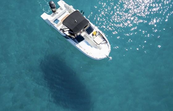 Motorboat Beneteau 7.7 Sportdeck 300hp