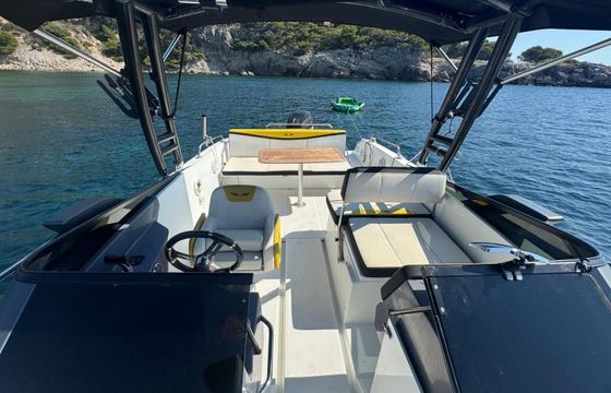Motorboat Beneteau 7.7 Sportdeck 300hp