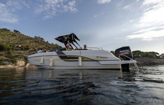 Motorboat Beneteau 7.7 Sportdeck 300hp