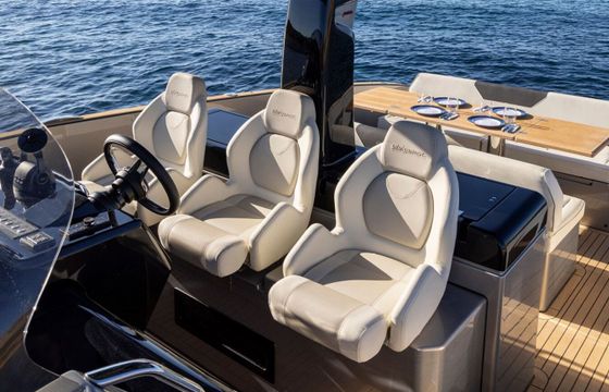 Motor yacht Solaris Open 40 740hp