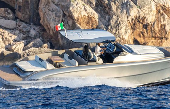 Motor yacht Solaris Open 40 740hp
