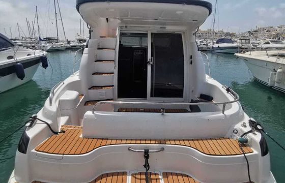 Motorboat Sealine Statement 330 400hp