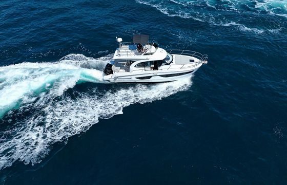 Motorboat Beneteau Antares 11 fly 600hp