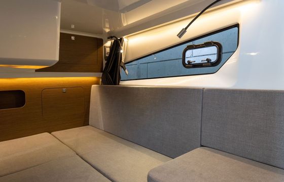 Motorboat Beneteau Antares 11 fly 600hp