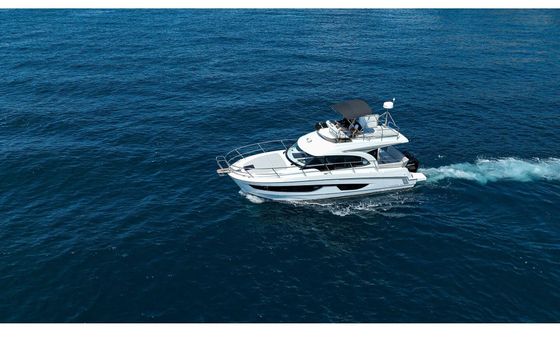 Motorboat Beneteau Antares 11 fly 600hp