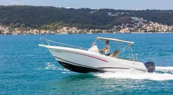 Motorboat Jeanneau Cap Camarat 7.5 Cc 225hp