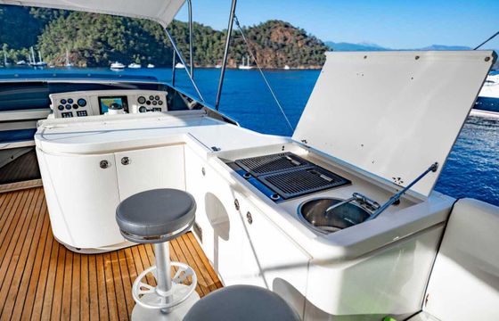 Motorboat MT-5 28 m 3 cabins 2016 2030hp