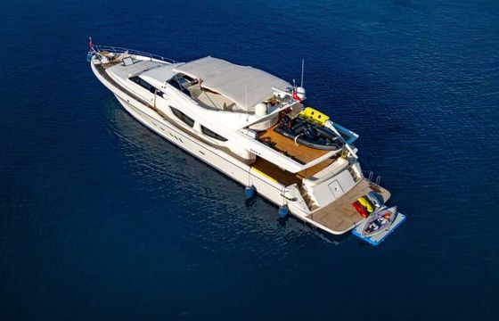 Motorboat MT-5 28 m 3 cabins 2016 2030hp