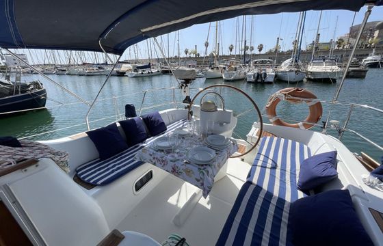 Sailboat Beneteau Oceanis Clipper 361 11m