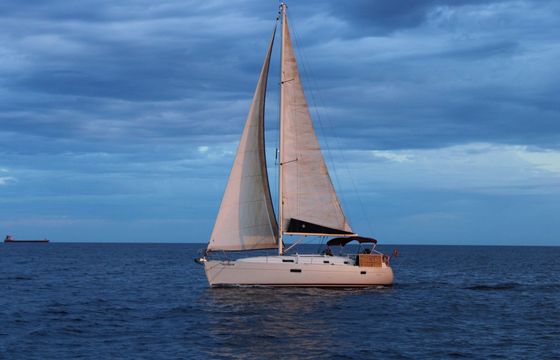 Sailboat Beneteau Oceanis Clipper 361 11m