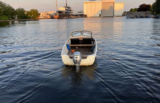 Motorboat Verhoef v500 8hp