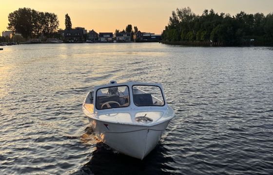 Motorboat Verhoef v500 8hp