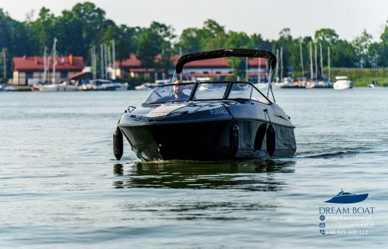Motorboat ST Tropez 6 200hp