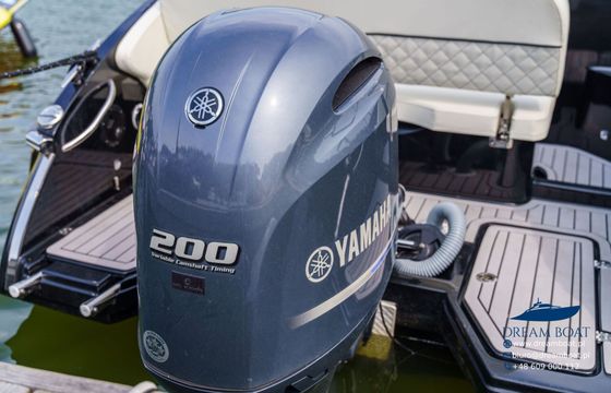 Motorboat ST Tropez 6 200hp