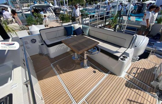 Motorboat Jeanneau cap camarat 12.5