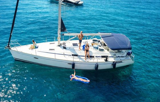 Sailboat Bavaria 39 cruiser 12m