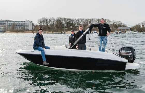 Motorboat Bayliner E16 60hp